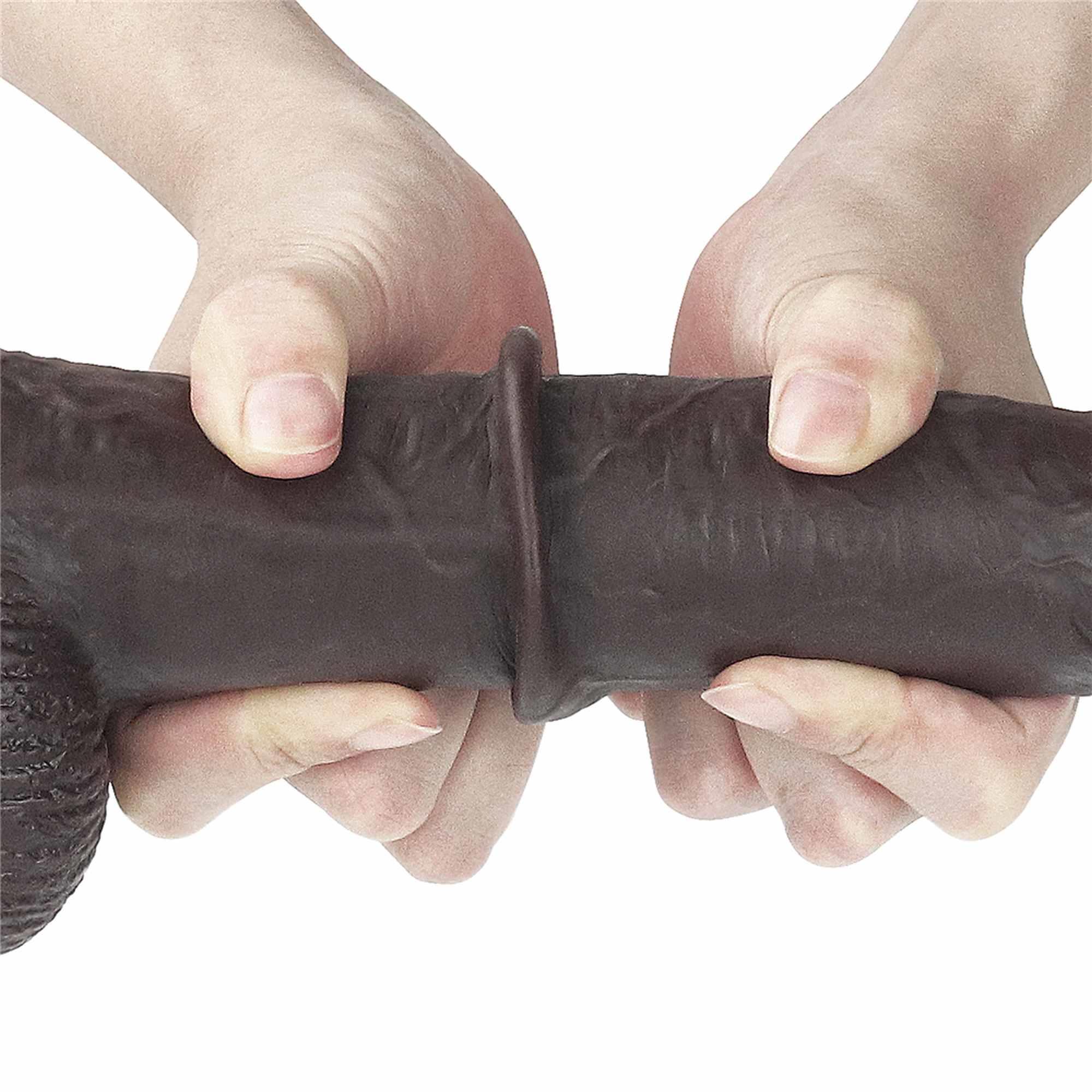 Dildo LoveToy Sliding Skin z dwuwarstwowego materiału, 23 cm (brązowy) Dildo LoveToy Sliding Skin z dwuwarstwowego materiału, 23 cm (brązowy)