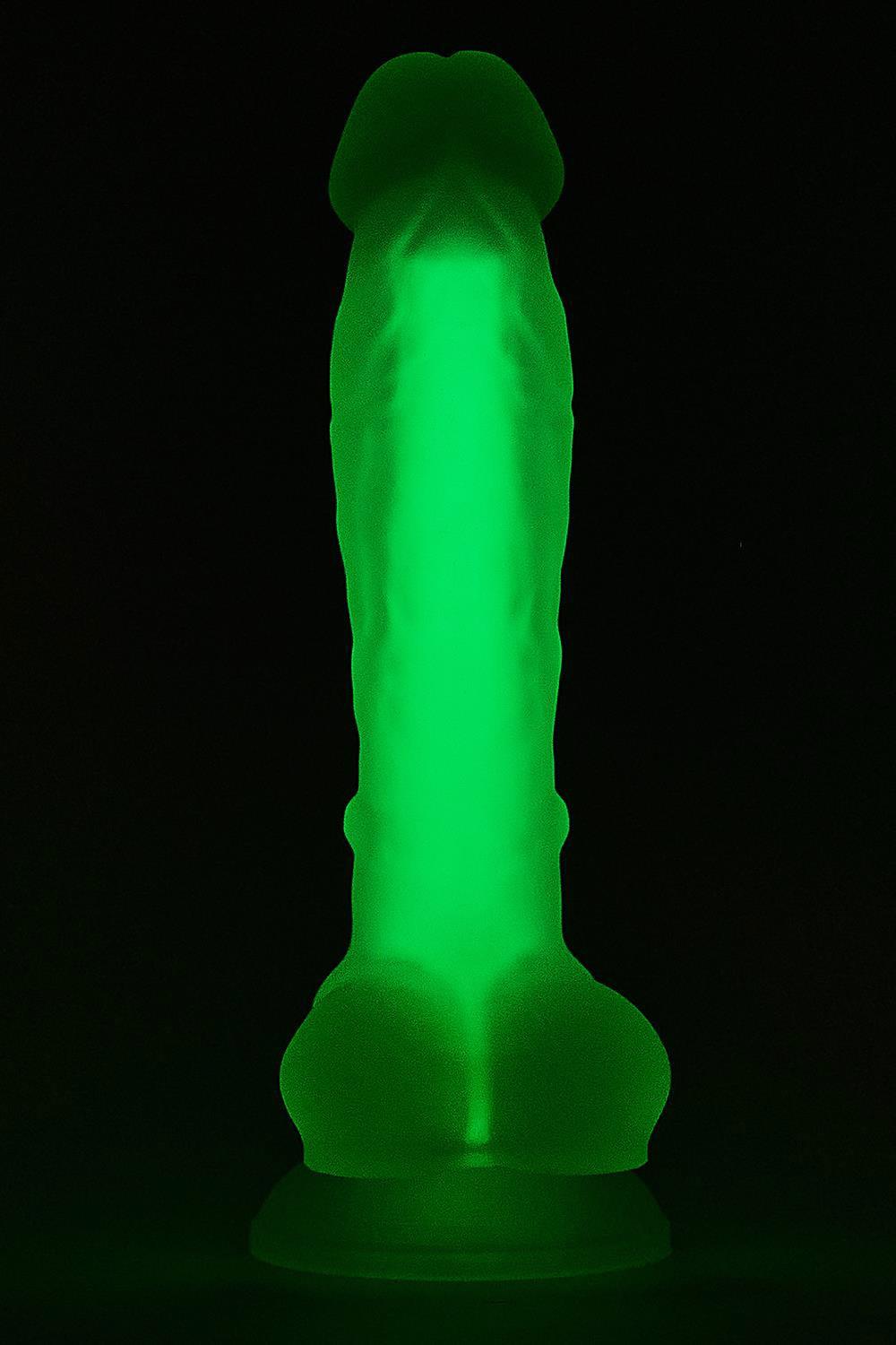 Dildo Radiant Glow In The Dark Soft,  17,5 cm (zielony) Dildo Radiant Glow In The Dark Soft,  17,5 cm (zielony)